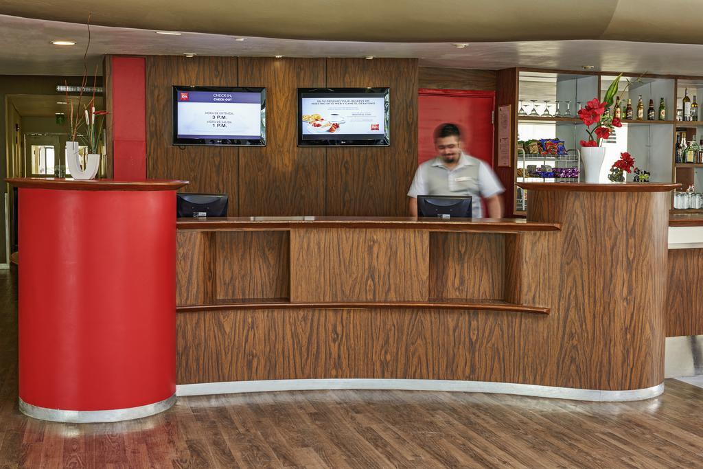 ホテル Ibis Monterrey Aeropuerto Apodaca エクステリア 写真