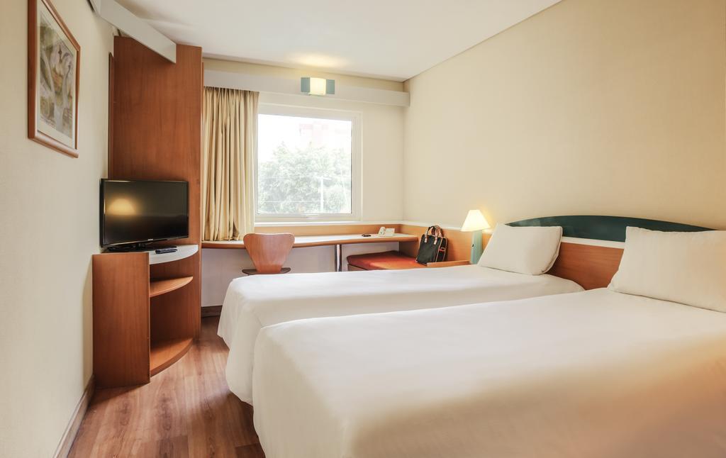 ホテル Ibis Monterrey Aeropuerto Apodaca エクステリア 写真