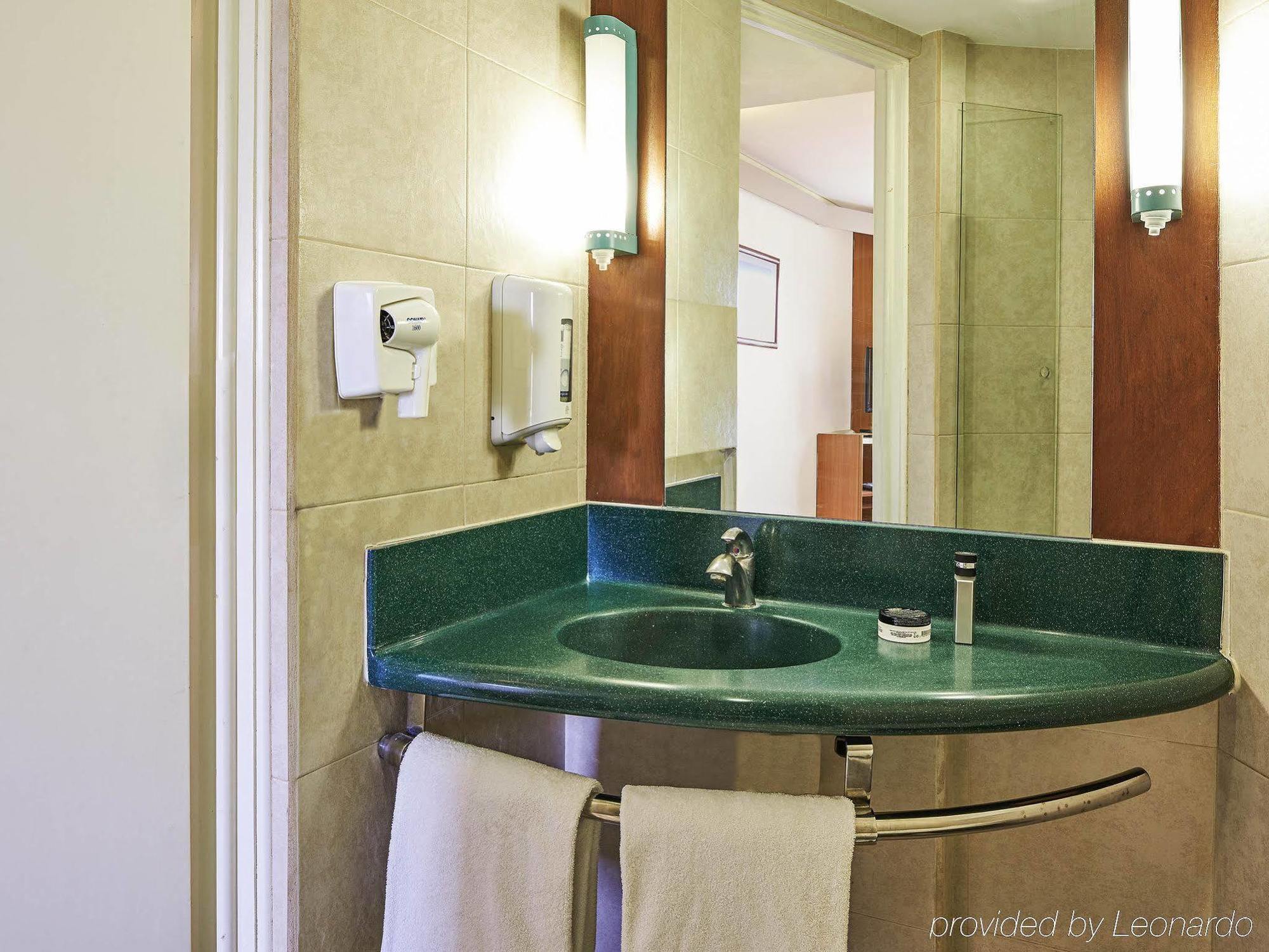ホテル Ibis Monterrey Aeropuerto Apodaca エクステリア 写真